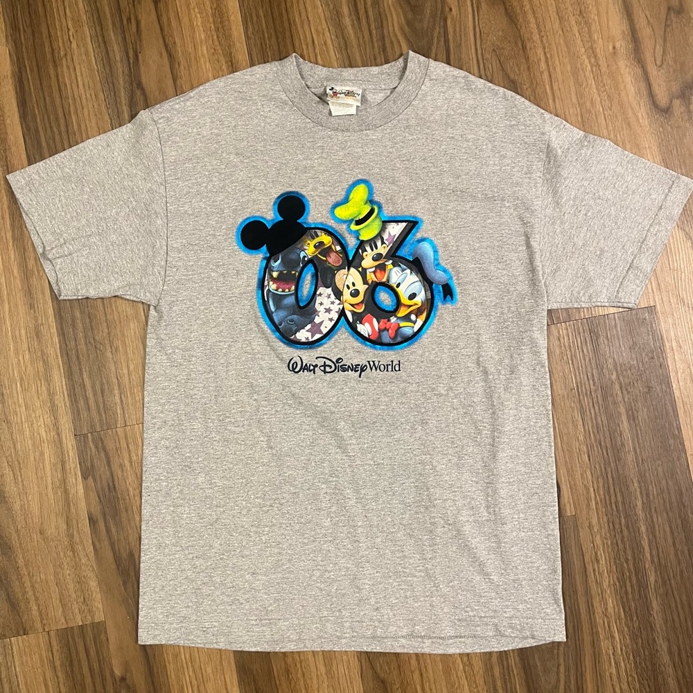 Vintage Walt Disney World 2006 T-shirt Large Men’s